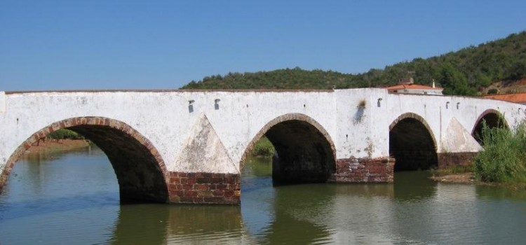 Ponte Velha, Old Bridge in Silves Ponte Velha, Old Bridge in Silves